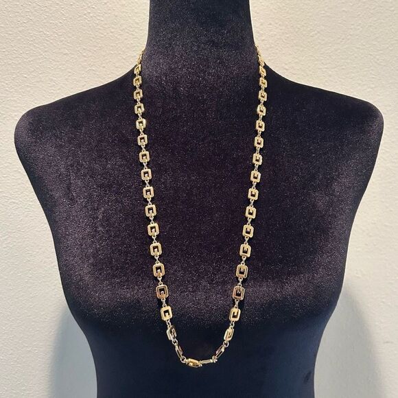 GIVENCHY: Gold Metal (G)Links Long Necklace (os) - Picture 7 of 10